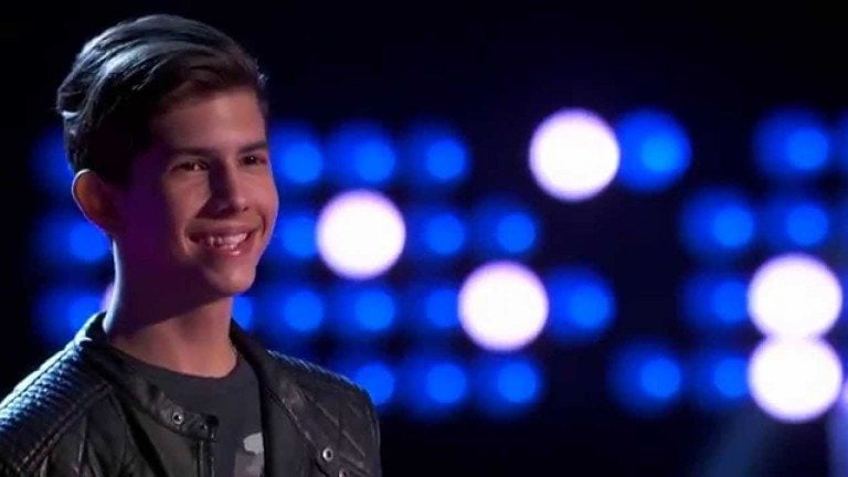 Cubanito canta ‘Bailando’ en La Voz Kids
