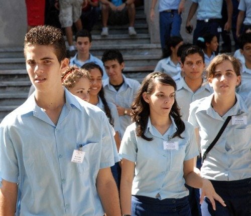 estudiantes cuba
