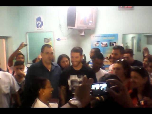 Sergio Ramos visita policlínico docente 15 y 18 en el Vedado