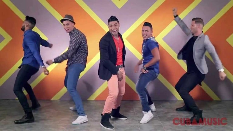 Charanga Latina y Enrique Alvarez «Que vamos a hacer» Timba Cubana 2015