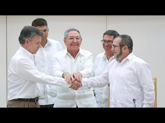 Santos y las FARC firman un histórico acuerdo de justicia en La Habana