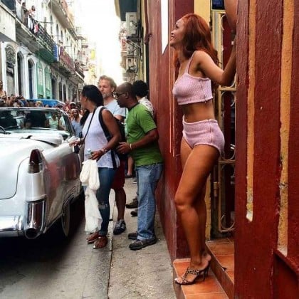 Rihanna_en Cuba 2