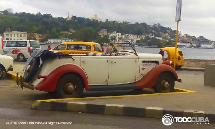 De Cocotaxis, bicitaxis, coches tirados por caballos y otros transportes en Cuba.