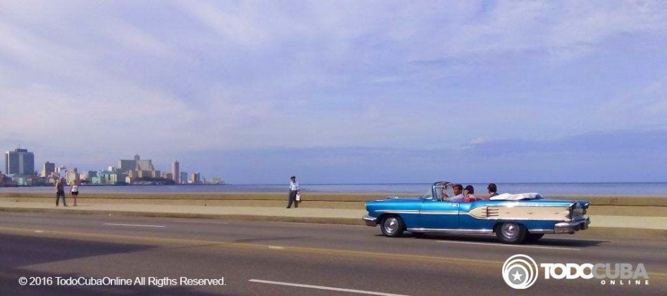 De Cocotaxis, bicitaxis, coches tirados por caballos y otros transportes en Cuba.