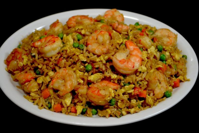 ARROZ FRITO CON CAMARONES – RECETA DEL DÍA