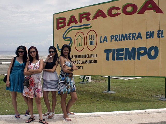 ¿QUÉ LLEVA UNA MUJER CUBANA EN SU CARTERA?