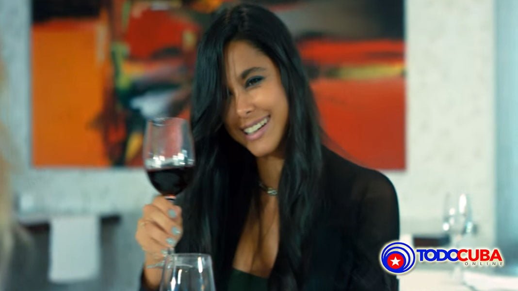 ESTRENO DIVAN Y CHACAL – TU PRÍNCIPE AZUL