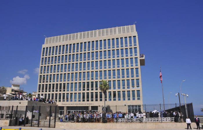 EEUU RETIRA A LA MAYORÍA DE SU PERSONAL DE CUBA Y SUSPENDE LA EMISIÓN DE VISADOS