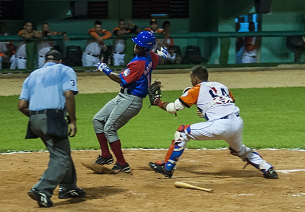 EN VIVO VILLA CLARA VS GRANMA / COMODINES
