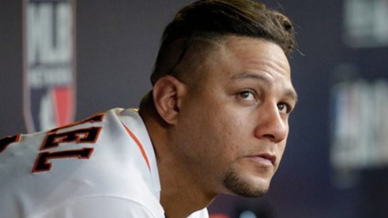 YULIESKI GURRIEL Y LOS ASTROS AYUDARÁN A FAMILIARES DE LAS VÍCTIMAS DEL ACCIDENTE AÉREO Cuba