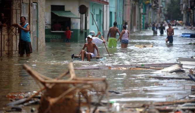TRAS INUNDACIONES, CERCA DE 30 FAMILIAS SIGUEN SIN PODER VOLVER A SUS CASAS EN LA CIÉNAGA DE ZAPATA Cuba