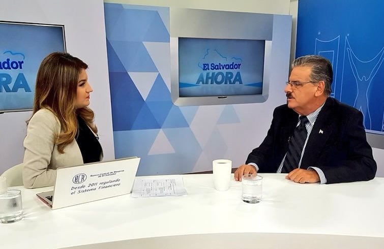 METEORÓLOGO CUBANO JOSÉ RUBIERA CAPACITA A PERIODISTAS SALVADOREÑOS Cuba