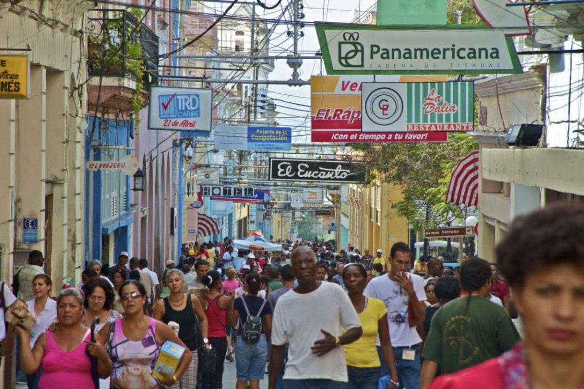 LOS CUBANOS QUIEREN MÁS AUTONOMÍA PARA SUS NEGOCIOS, PLURALISMO POLÍTICO Y ELEGIR PRESIDENTE Cuba