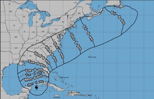 “MICHAEL SE CONVIERTE EN HURACÁN MUY CERCA DEL CABO DE SAN ANTONIO” / AVISO DE CICLÓN TROPICAL NO. 8
