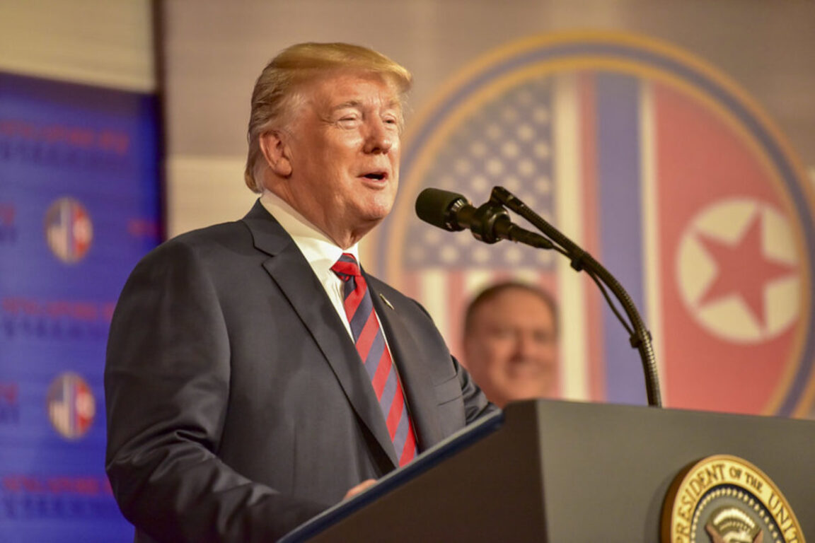 DONALD TRUMP PRORROGA POR UN AÑO MÁS EL BLOQUEO CONTRA CUBA DONALD TRUMP PRORROGA POR UN AÑO MÁS EL BLOQUEO CONTRA CUBA