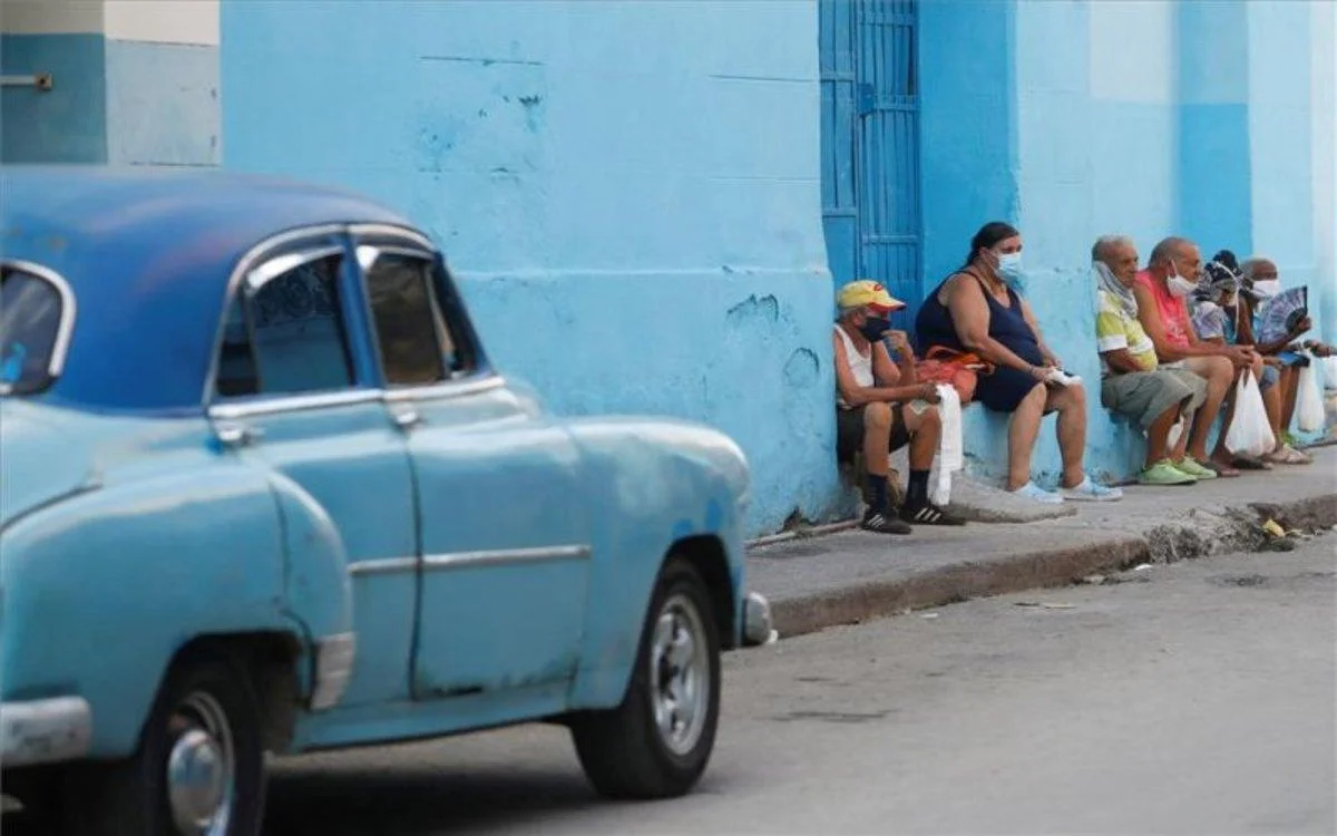 CATASTRÓFICA CAÍDA DEL ENVÍO DE REMESAS Y MERCANCÍAS A CUBA SEGÚN EXPERTOS