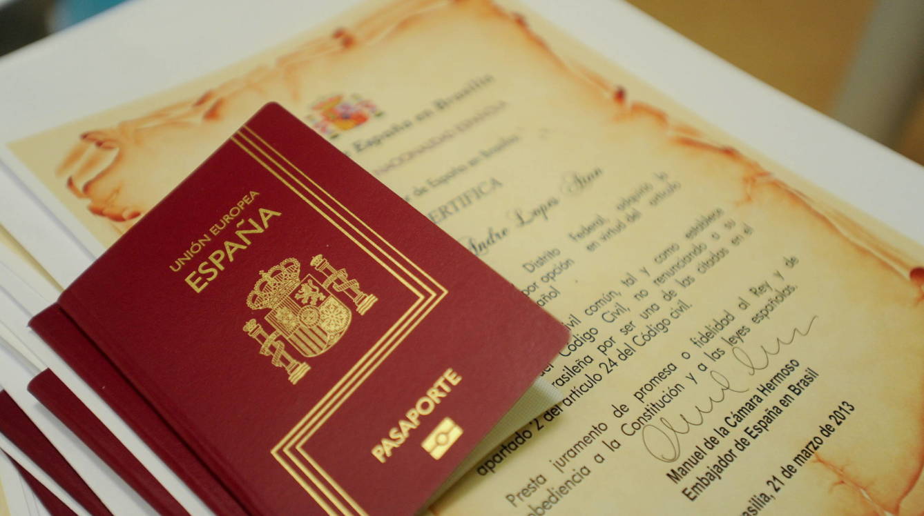 ¿Es posible viajar a España con pasaporte español caducado?