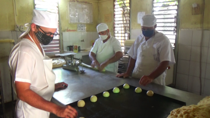 Cuba opta por la pulpa de calabaza como harina de trigo en las panaderías