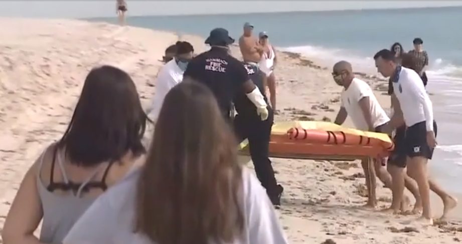 Cubano muere ahogado en Miami Beach tratando salvar a una niña y su padre 1 Cubano muere ahogado en Miami Beach tratando salvar a una niña y su padre