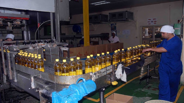 Garantizan en Santiago de Cuba el funcionamiento de Erasol, la Refinadora de aceite
