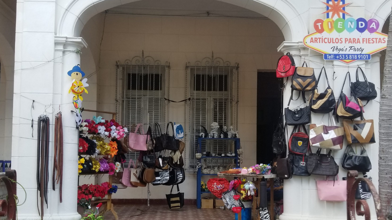 Antes de finalizar el 2021, gobierno cubano autorizará ampliación del trabajo por cuenta propia y reglamentará pequeñas empresas estatales y no estatales Antes de finalizar el 2021, gobierno cubano autorizará ampliación del trabajo por cuenta propia y reglamentará pequeñas empresas estatales y no estatales