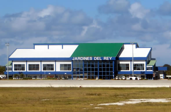Viajeros cubanos que llegan por Varadero y Cayo Coco exigen igualdad en los protocolos sanitarios