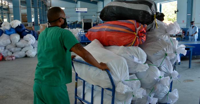Gobierno cubano indica a las agencias de paqueterías cumplir con las entregas atrasadas