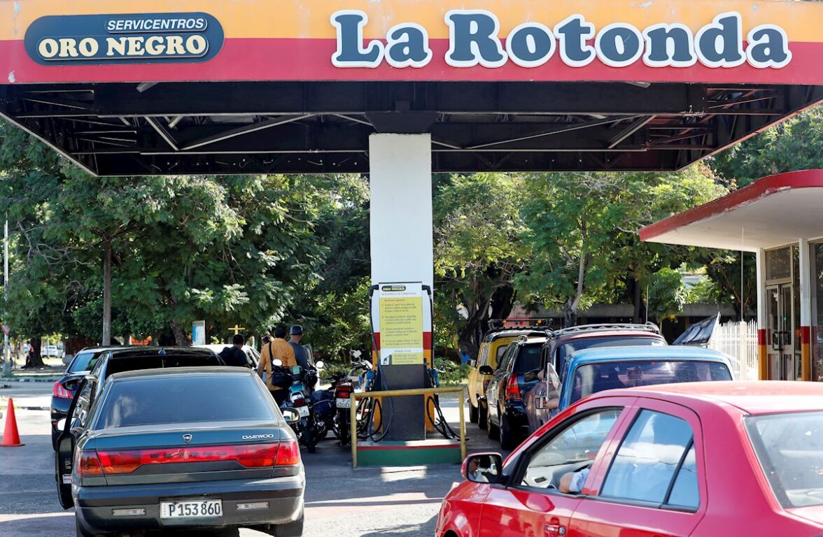 Cimex pone a jugar tetris a choferes de La Habana con la venta de gasolina Cimex pone a jugar tetris a choferes de La Habana con la venta de gasolina