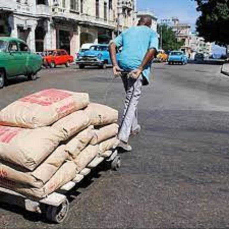 Perdidas las esperanzas de construir en Cuba: La bolsa de cemento a 1500 pesos y una tira de cabilla a 1000