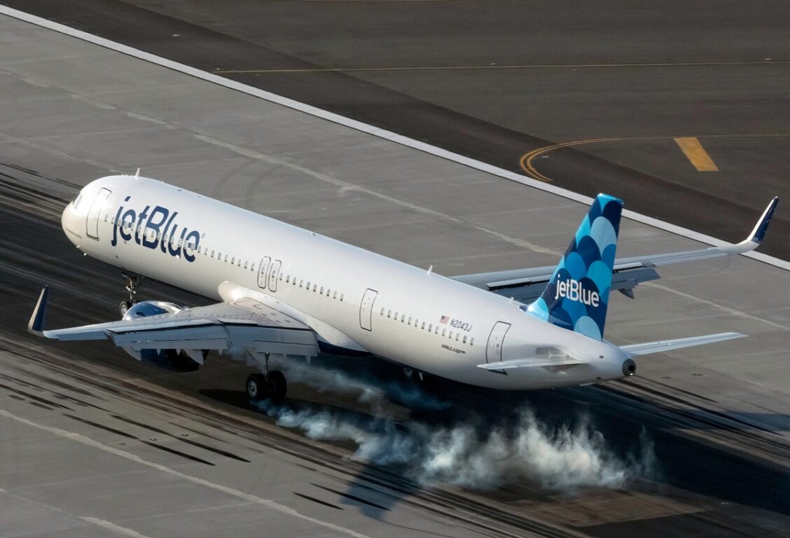 Jet Blue, otra de las aerolíneas que aplica un nuevo requisito