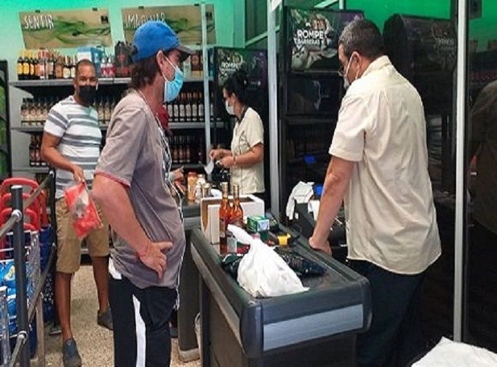 Tiendas MLC de Cimex aumentaron el precio de la mayoría de los productos
