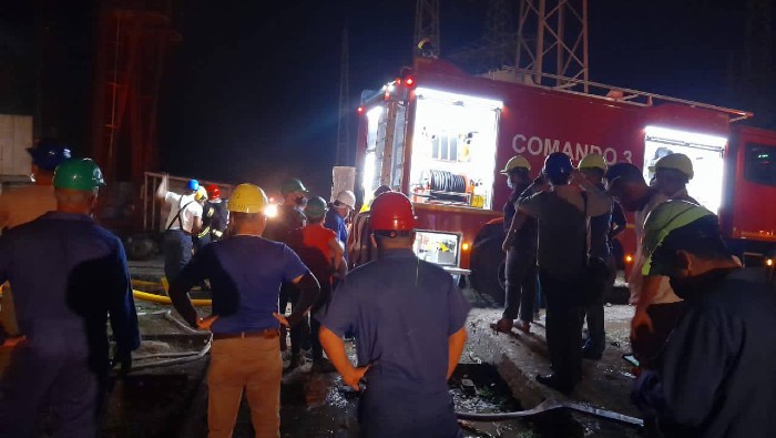 Logran controlar un incendio de grandes proporciones en la central termoeléctrica Máximo Gómez Báez del Mariel