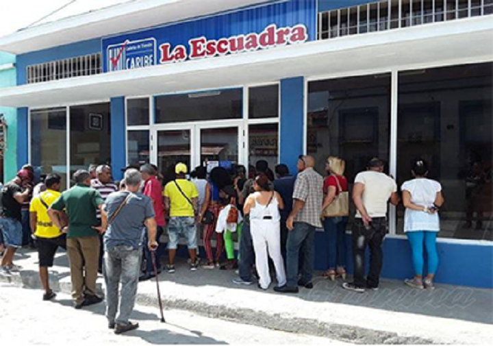 Nuevas medidas del gobierno de La Habana limitan compras en tiendas de la Cadena Caribe y la Corporación CIMEX Nuevas medidas del gobierno de La Habana limitan compras en tiendas de la Cadena Caribe y la Corporación CIMEX