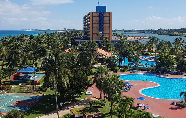 Nuevos hoteles de Meliá e Iberostar en Cuba que apuesta por “recuperar el terreno perdido” en el sector turístico Nuevos hoteles de Meliá e Iberostar en Cuba que apuesta por “recuperar el terreno perdido” en el sector turístico