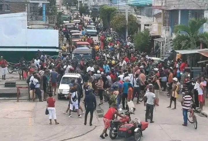 Desaparece el combustible en Cuba y los cubanos se desesperan