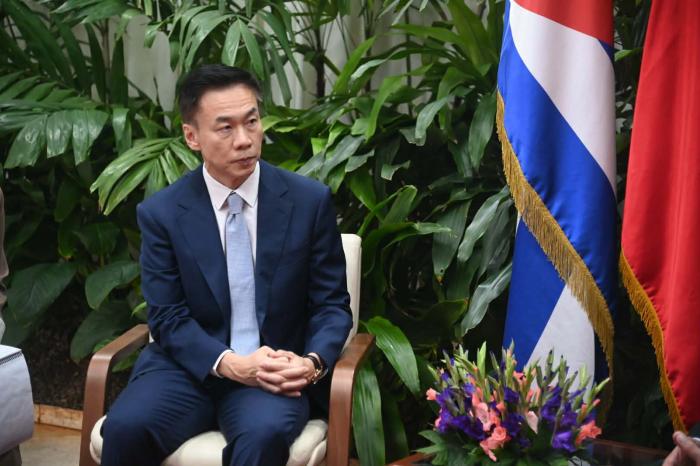 China aprueba nueva ayuda a Cuba: 80 millones dólares y 60 000 toneladas de arroz