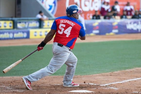 Con el sello de Despaigne: Cuba tumba a los Caimanes y avanza a semifinales de la Serie de las Américas
