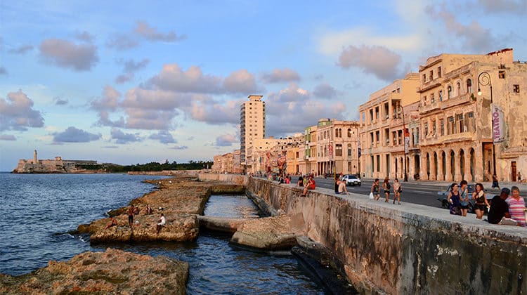 Pronóstico del Tiempo en Cuba: Una Jornada de Tarde Cálida y Noche Fresca con Escasas Lluvias